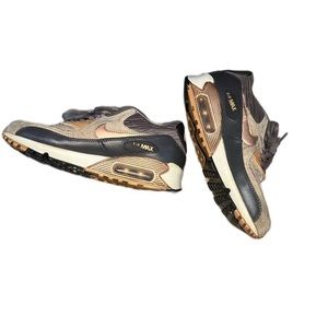 Nike air max rose gold size 6